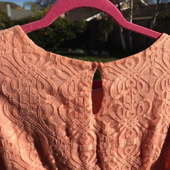 Salmon-color textured dress - Picture 3 of 5